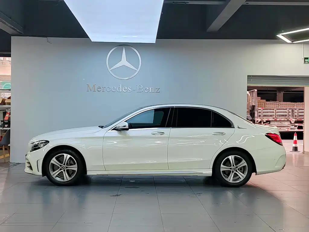 Mercedes-Benz C-Class 2019 — фото 3