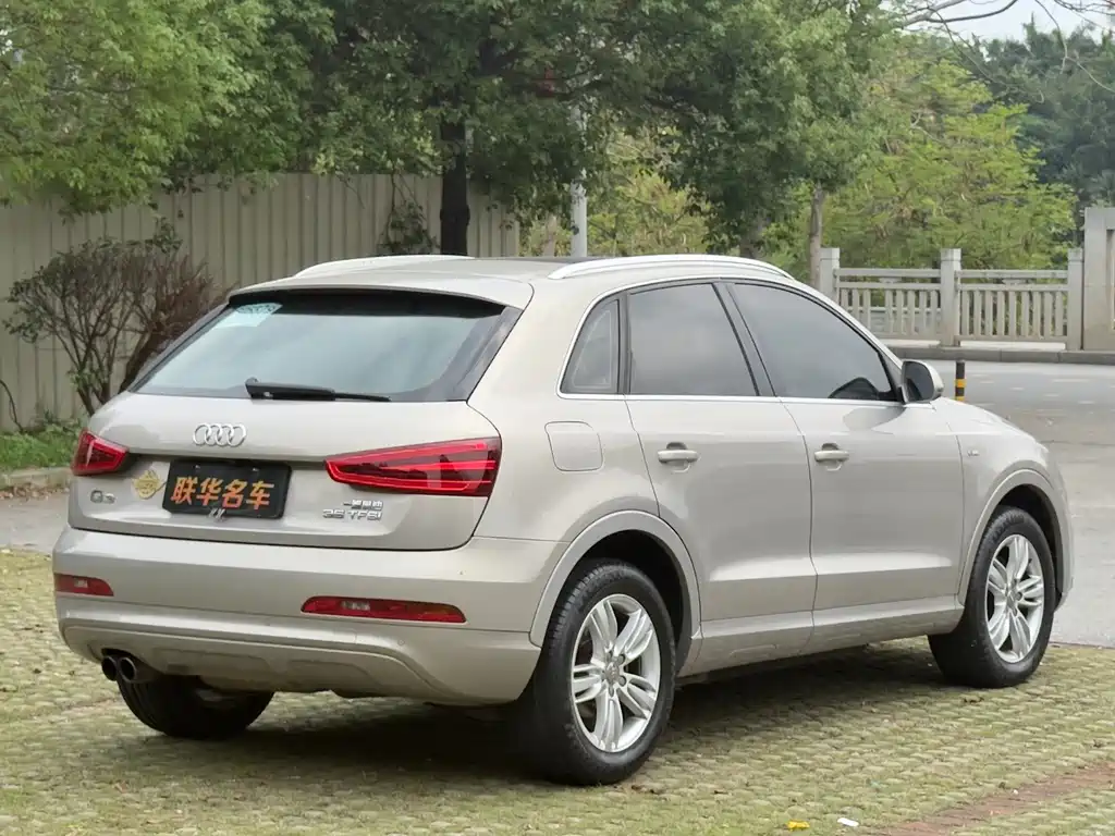 Audi Q3 2015 — фото 9
