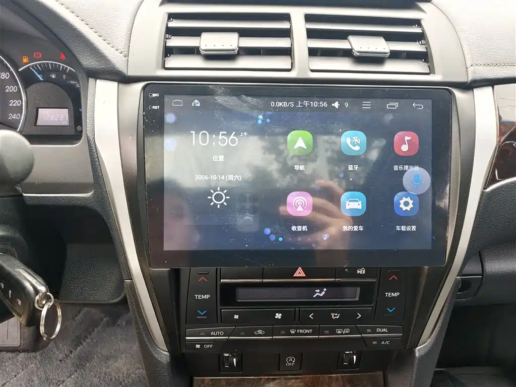 Toyota Camry 2017 — фото 13