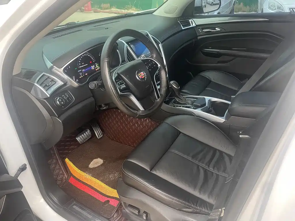 Cadillac SRX 2015 — фото 9