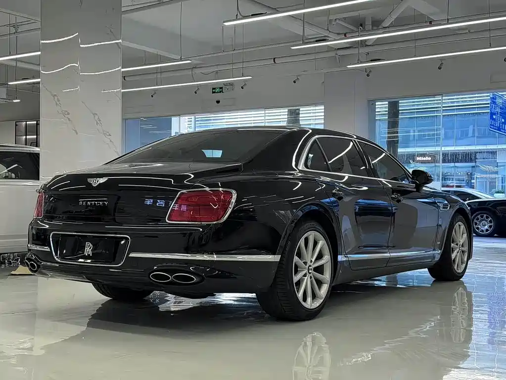 Bentley Flying Spur 2022 — фото 14