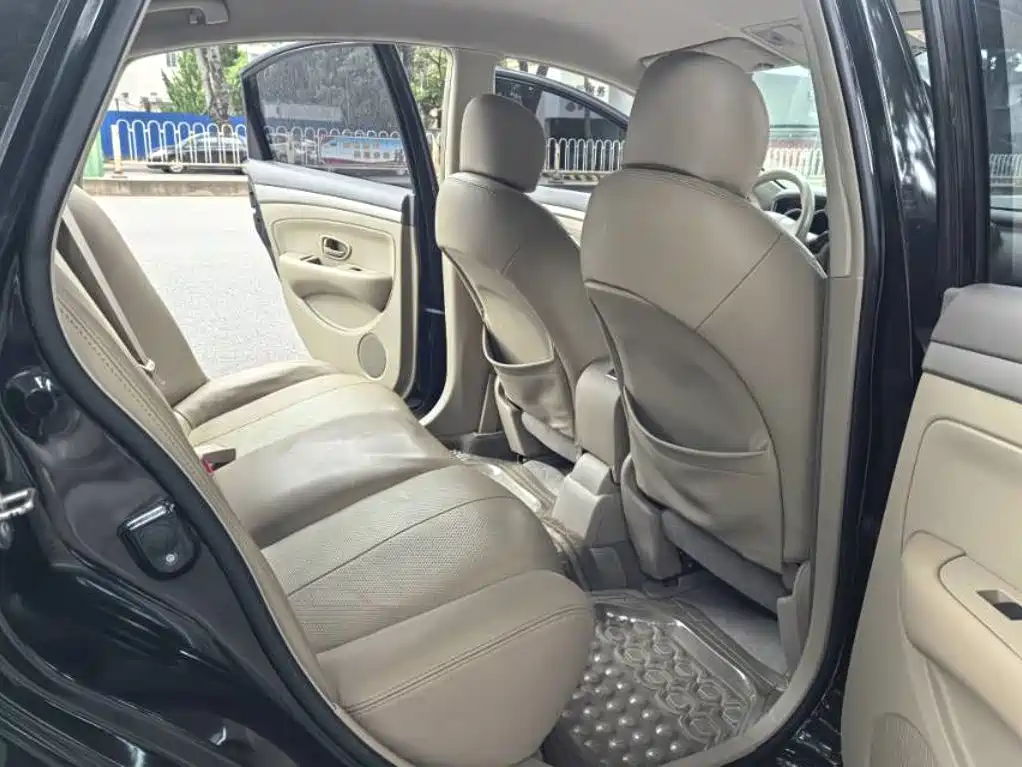 Nissan Sylphy 2017 — фото 12