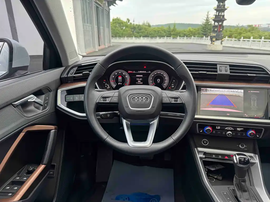 Audi Q3 2022 — фото 16