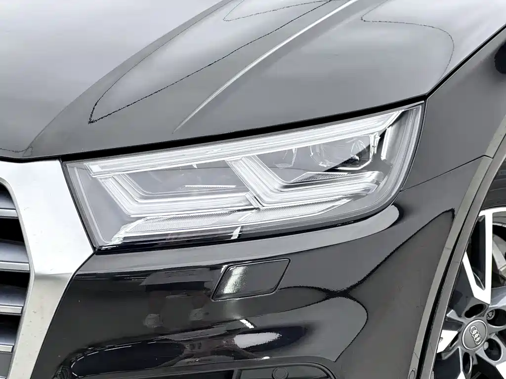 Audi Q5L 2019 — фото 12