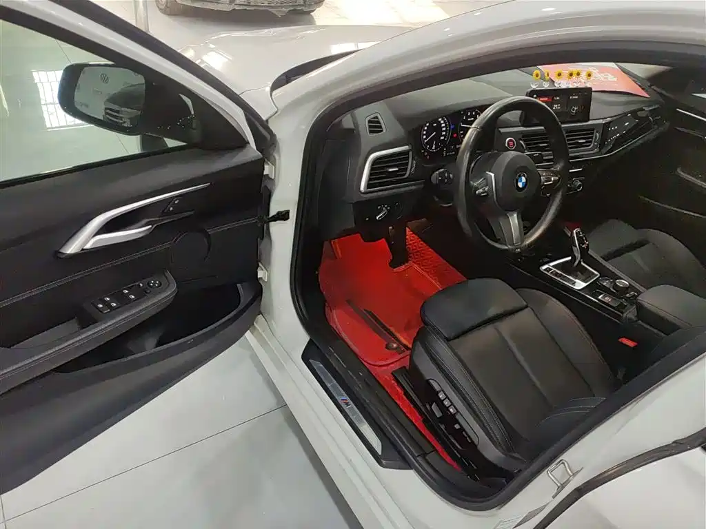 BMW 1 Series 2020 — фото 12