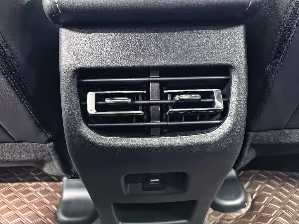Haval M6 2023 — фото 17