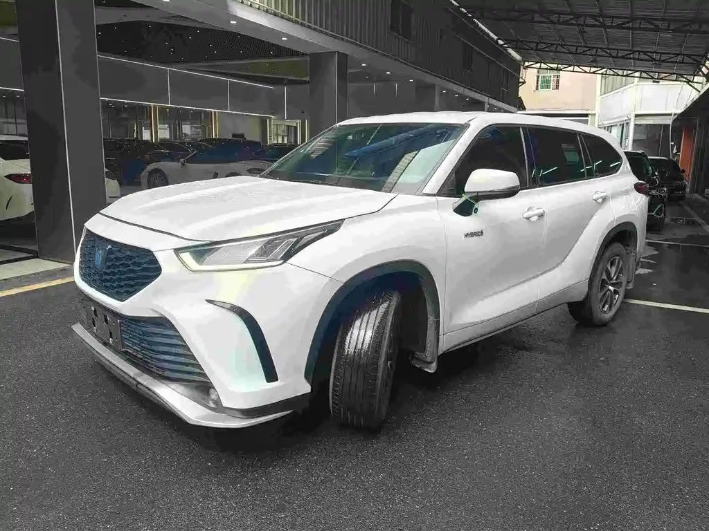 Toyota Crown Kluger 2022