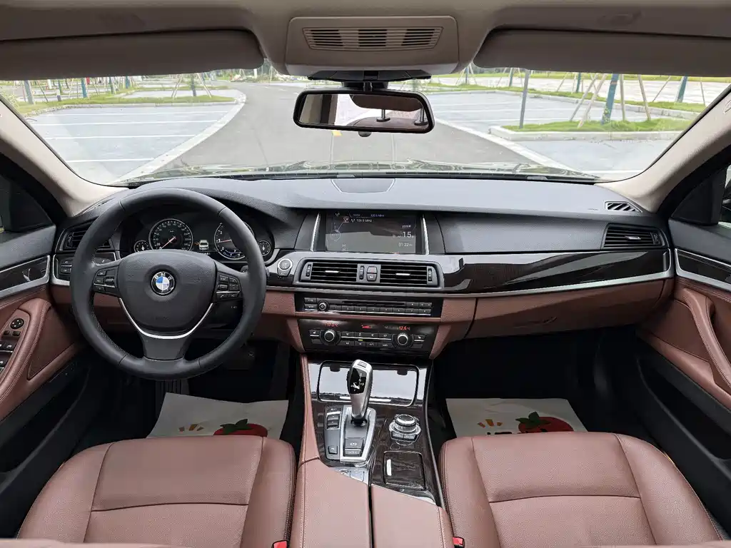 BMW 5 Series 2017 — фото 22