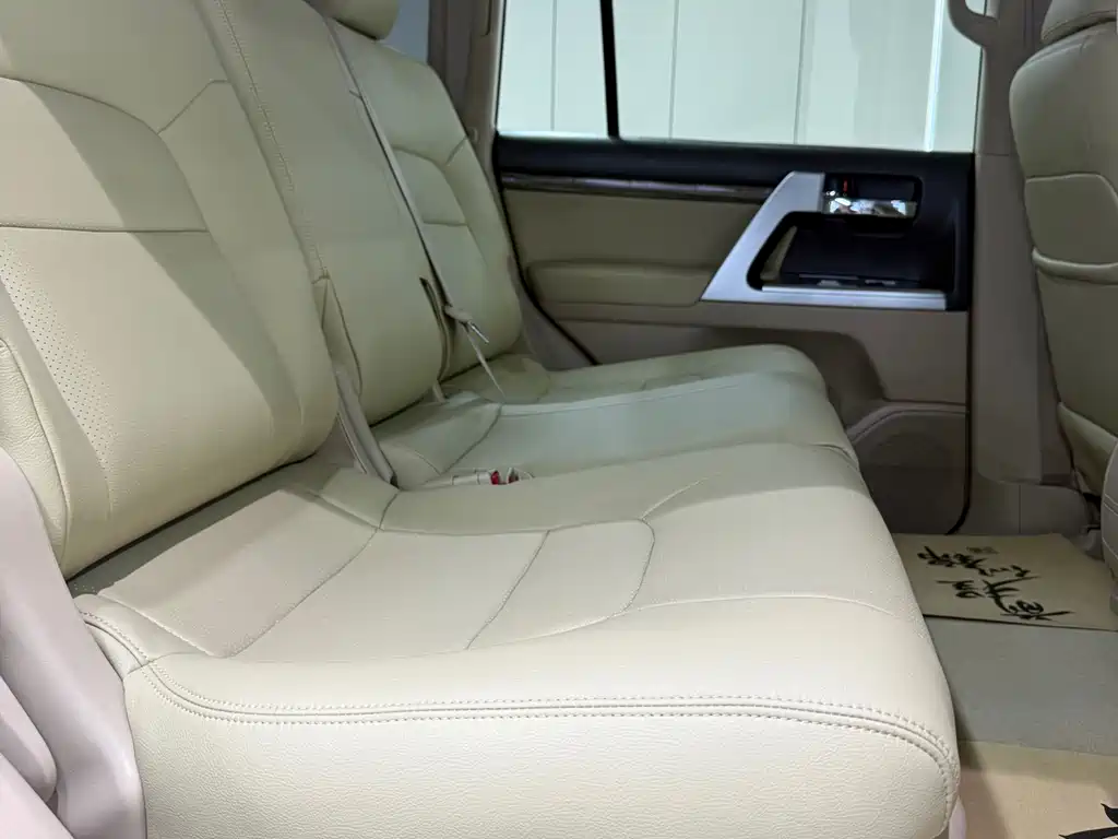 Toyota Land Cruiser 2015 — фото 31