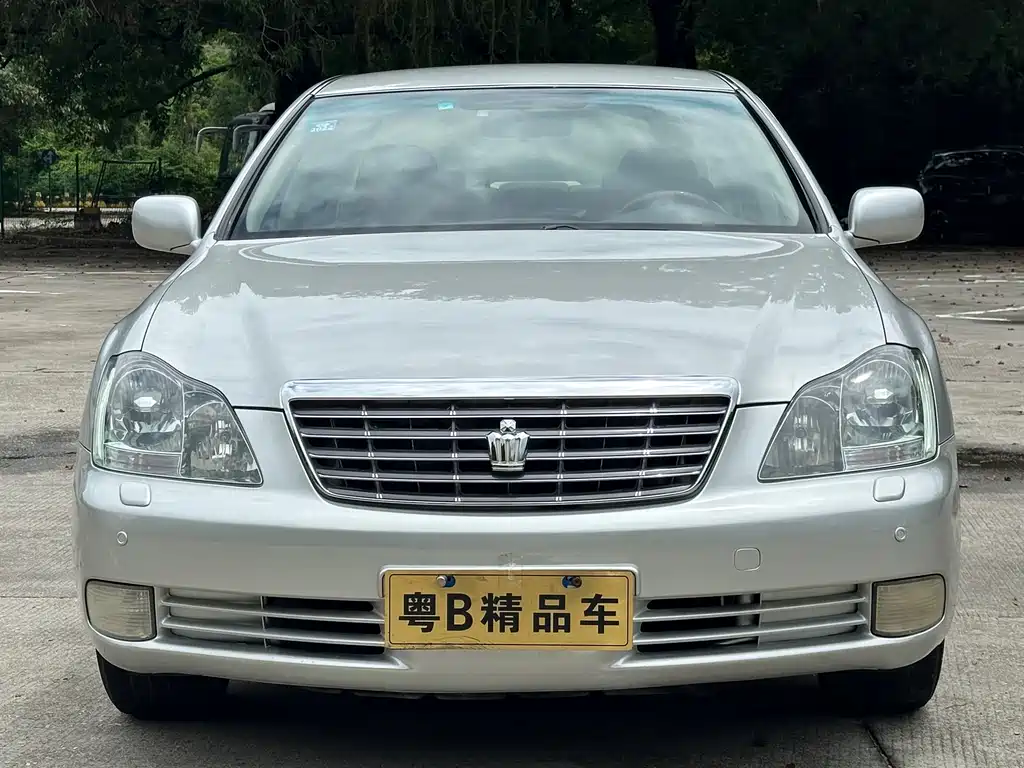 Toyota Crown 2005 — фото 2