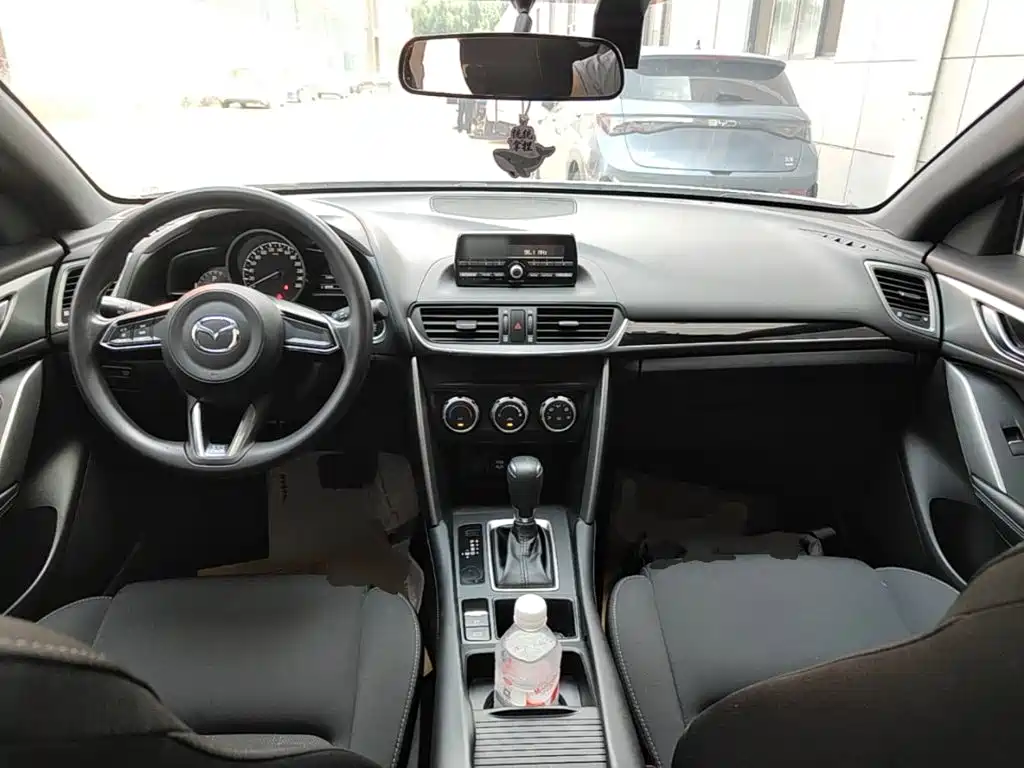 Mazda CX-4 2019 — фото 10