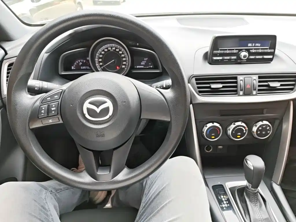 Mazda CX-4 2017 — фото 10
