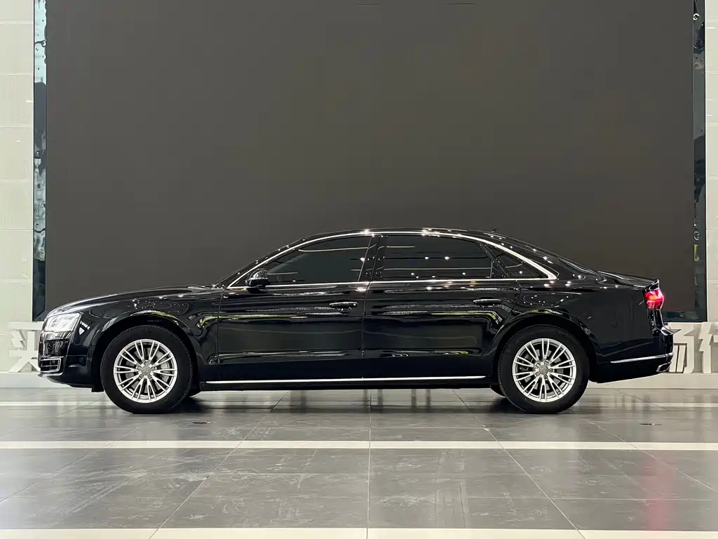 Audi A8 2015 — фото 3