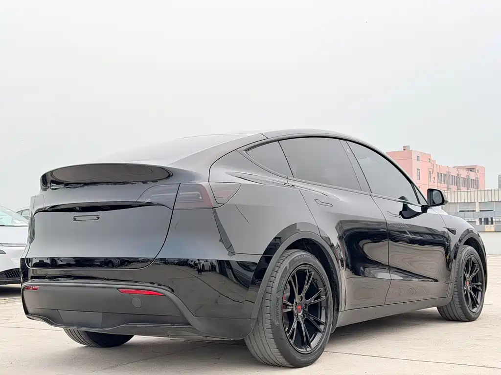 Tesla Model Y 2022 — фото 12