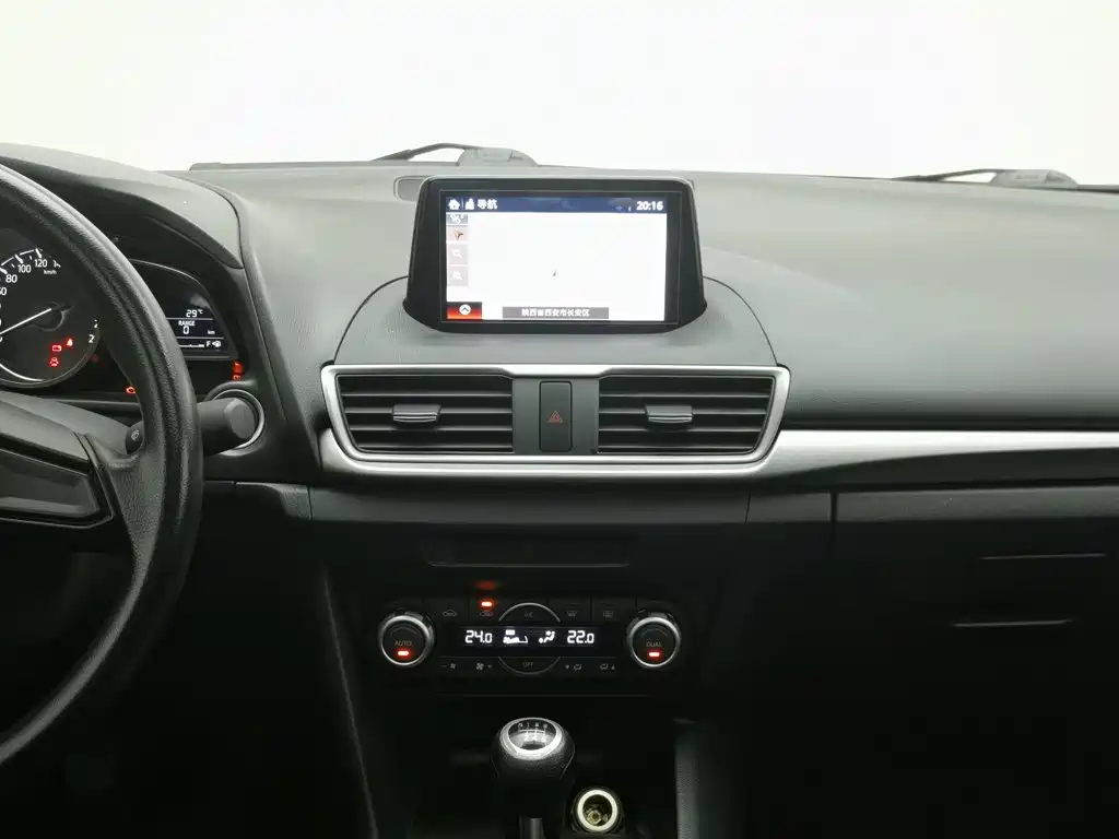 Mazda 3 Axela 2018 — фото 12
