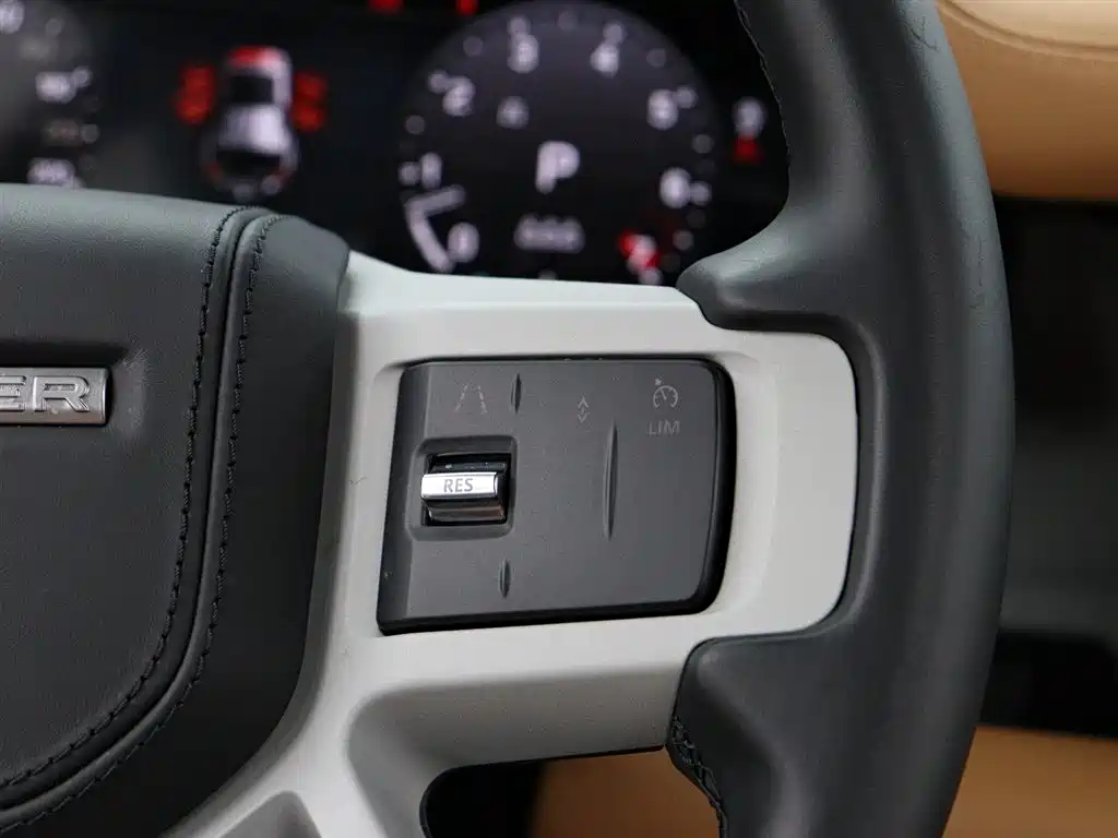 Land Rover Defender 2024 — фото 19