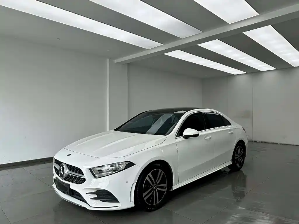 Mercedes-Benz A-Class 2020 — фото 1