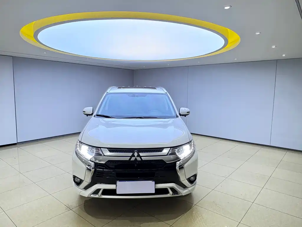 Mitsubishi Outlander 2021