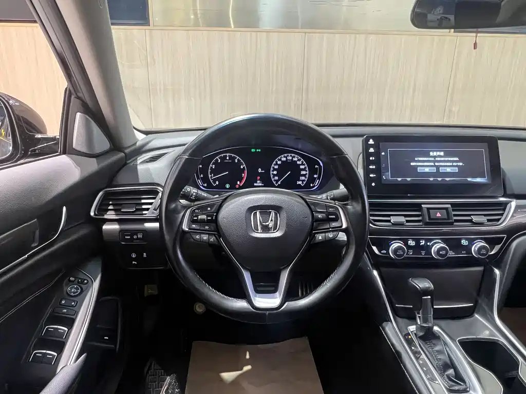 Honda Accord 2022 — фото 12