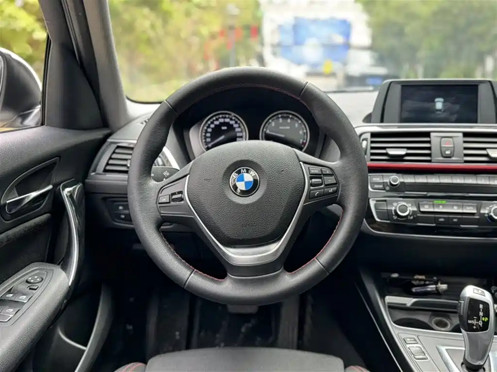 BMW 1 Series 2019 — фото 3