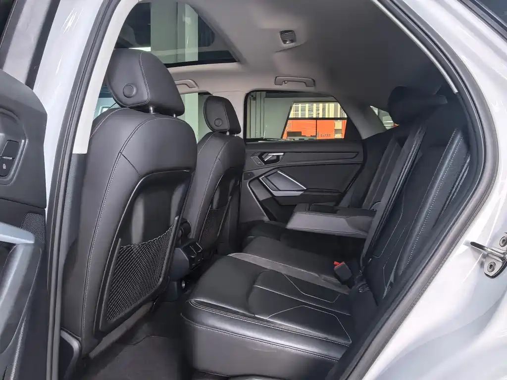 Audi Q3 Sportback 2023 — фото 10