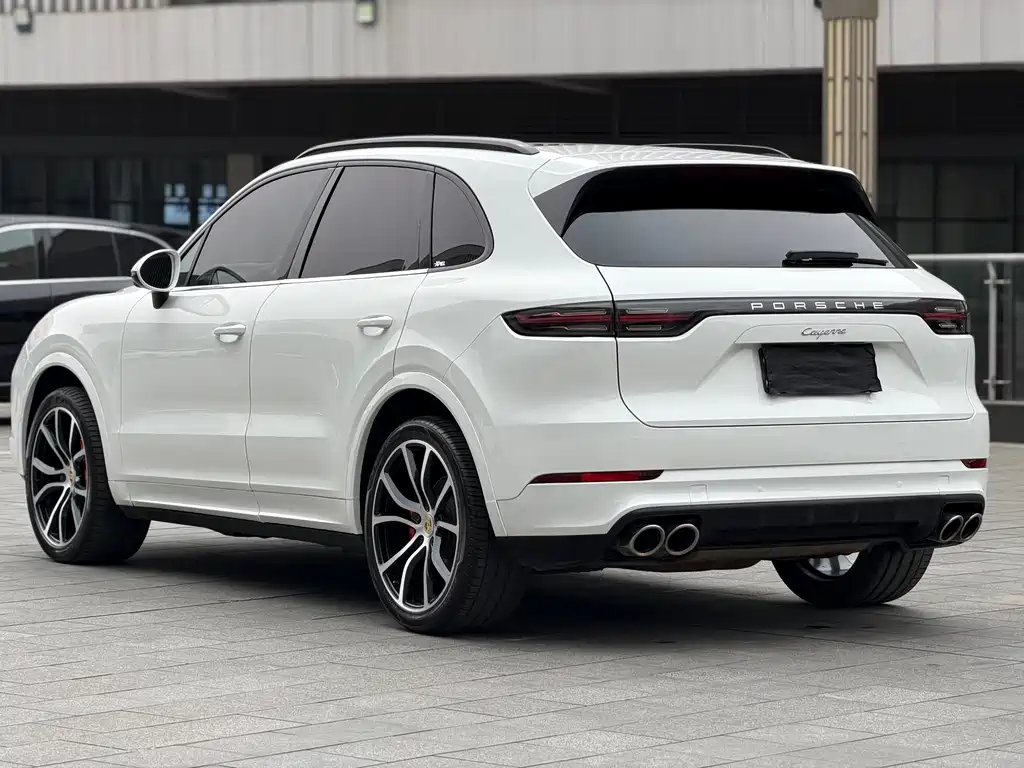 Porsche Cayenne 2019 — фото 14