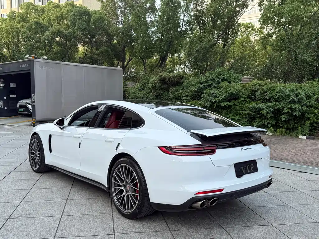 Porsche Panamera 2019 — фото 25