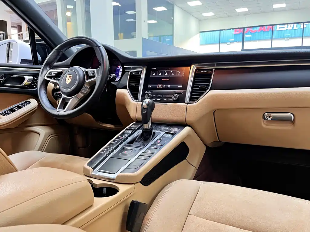 Porsche Macan 2017 — фото 10