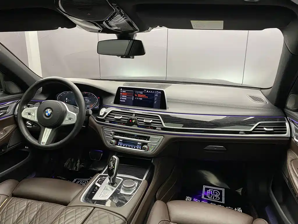 BMW 7 Series 2021 — фото 9