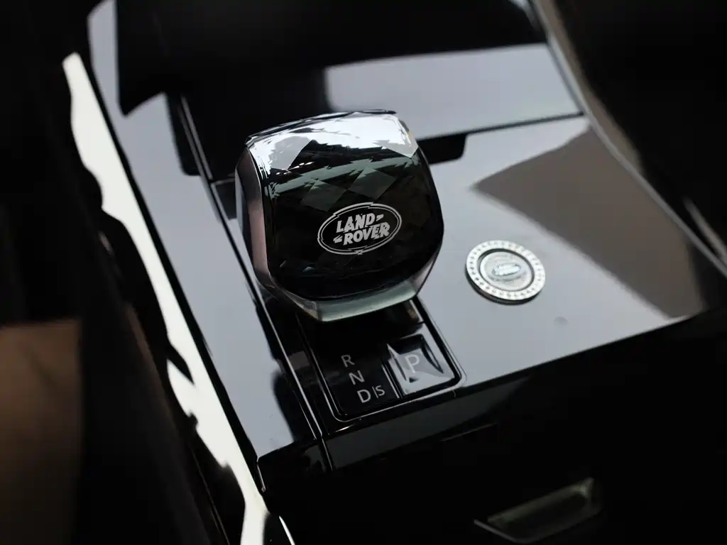 Land Rover Sport 2025 — фото 15