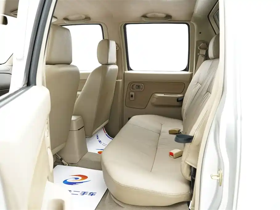 Nissan ZN Van 2014 — фото 11