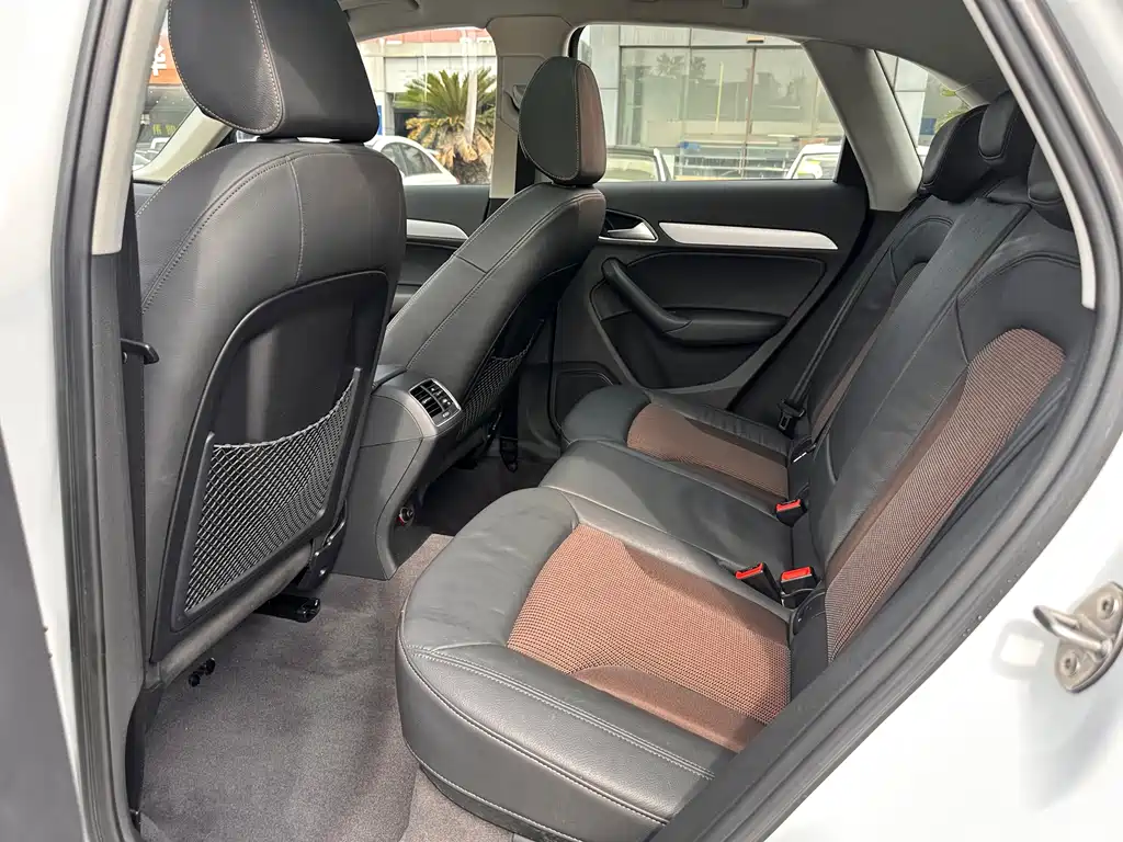 Audi Q3 2017 — фото 11
