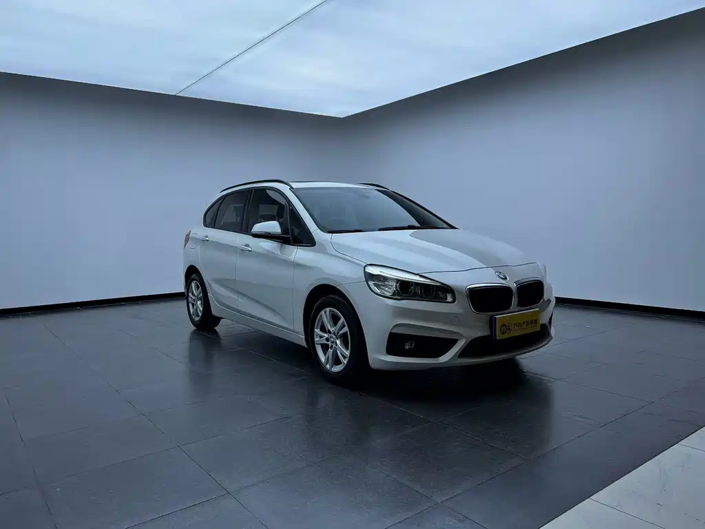 BMW 2 Series Active Tourer 2018 — фото 3