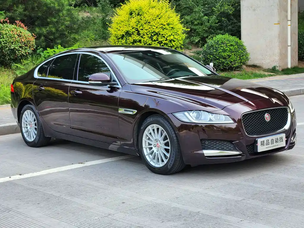 Jaguar XF 2016 — фото 8