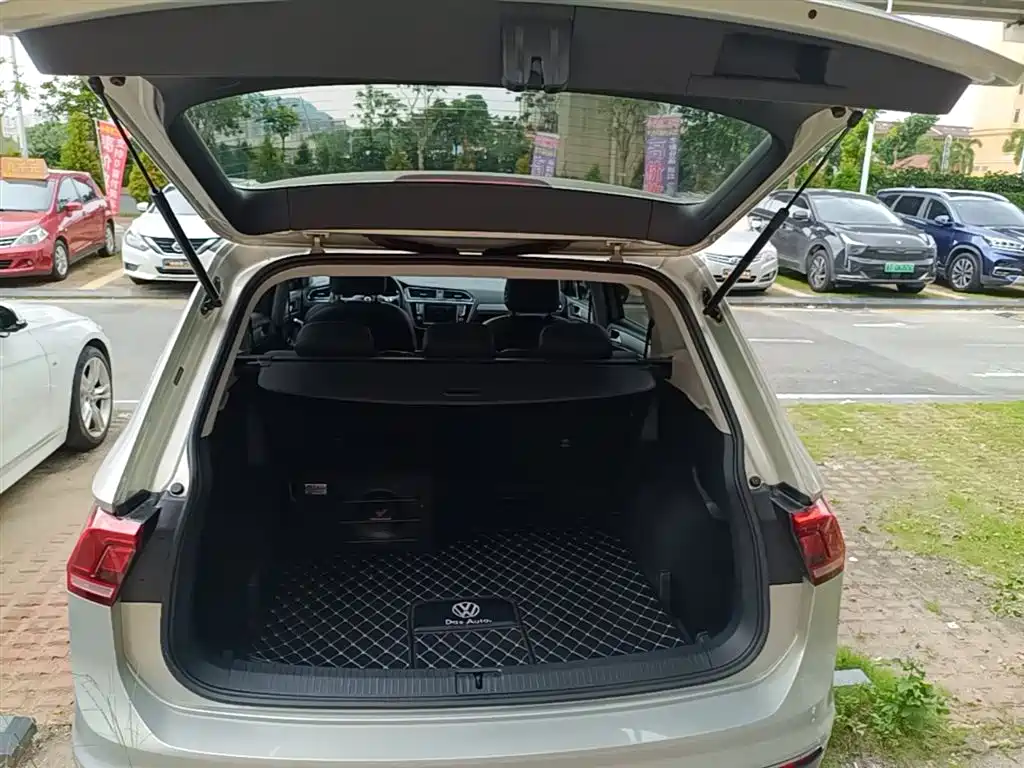 Volkswagen Tiguan L 2017 — фото 19