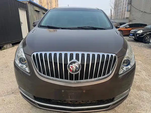 Buick GL8 2013