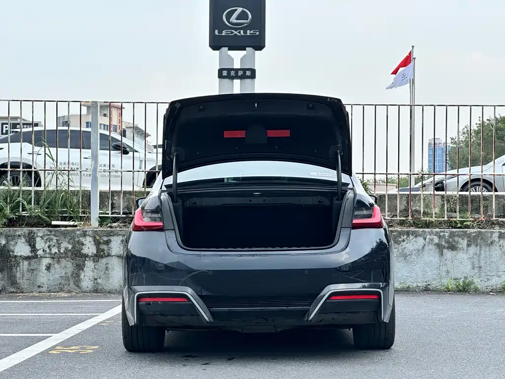 BMW i3 2023 — фото 18