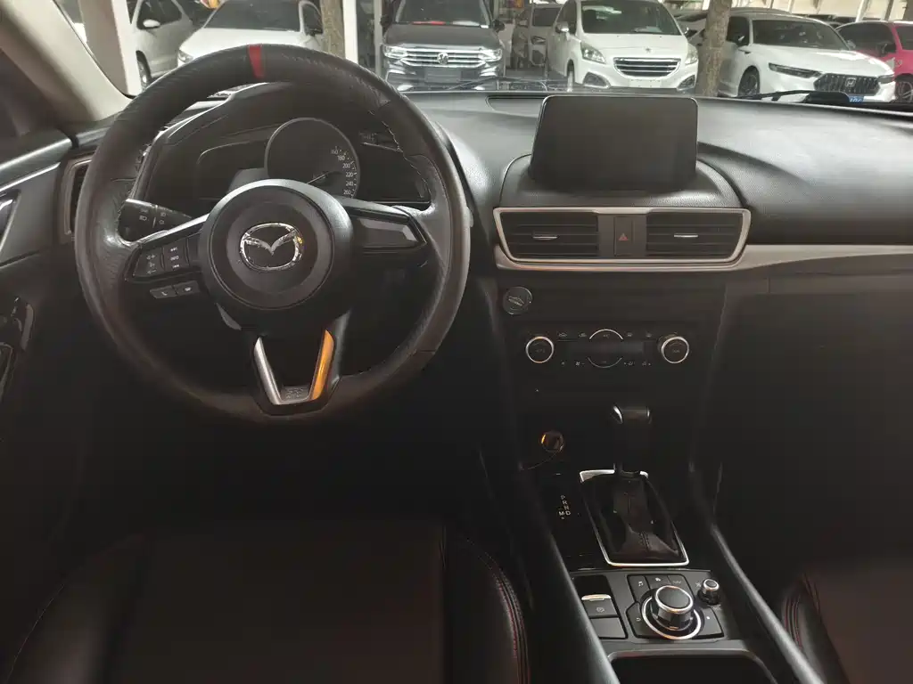 Mazda 3 Axela 2018 — фото 6