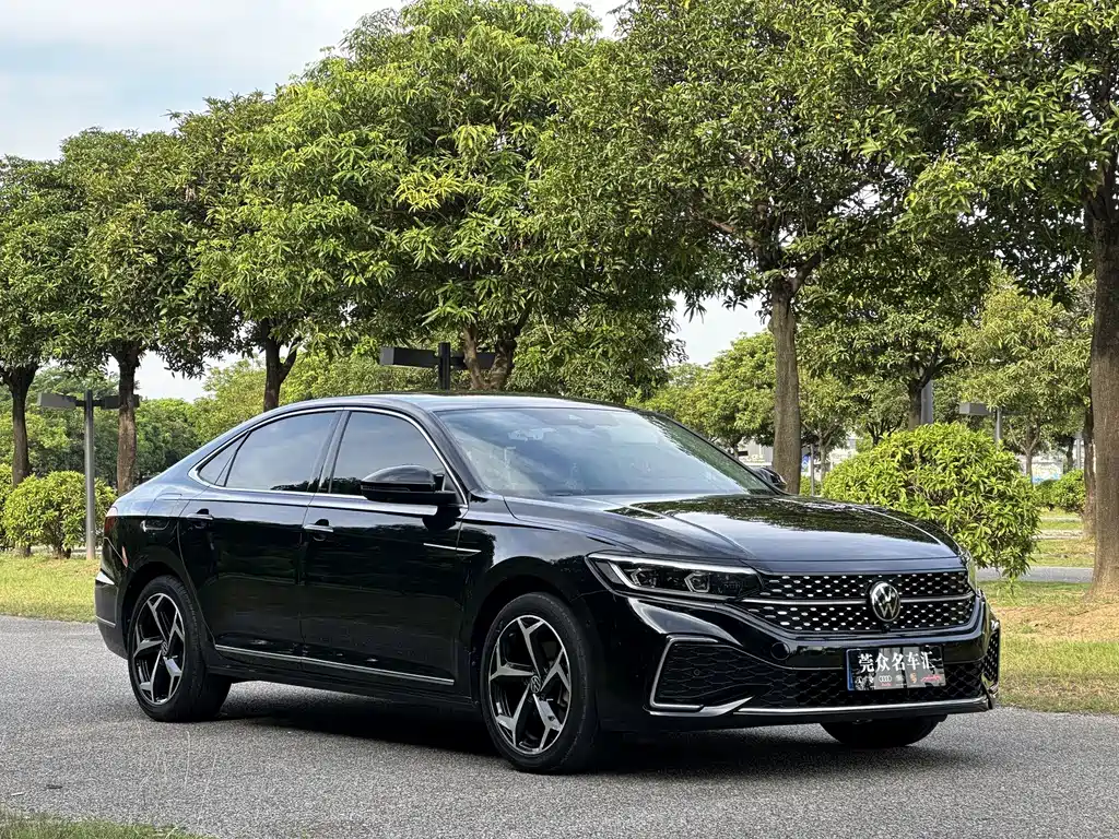Volkswagen Passat 2023
