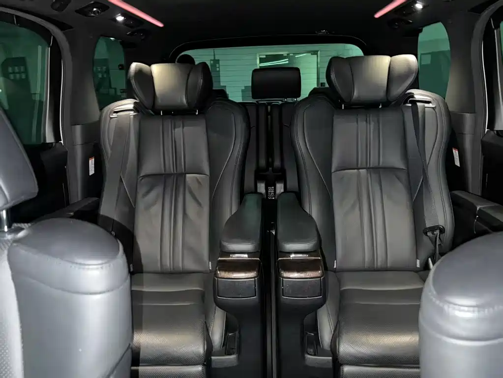 Toyota Alphard 2020 — фото 11