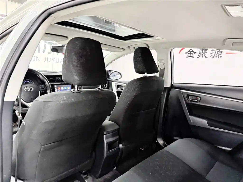Toyota Corolla 2018 — фото 11