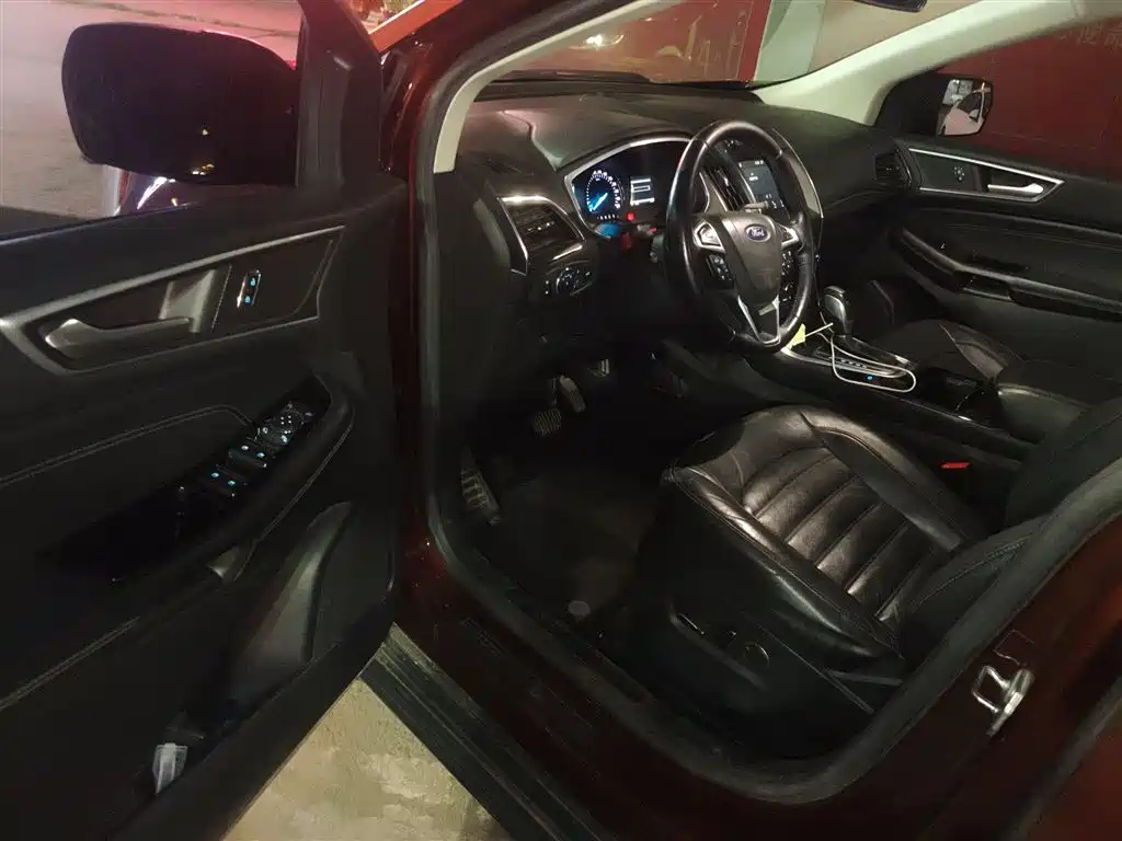 Ford Edge 2019 — фото 14
