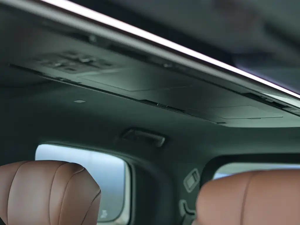 Toyota Alphard — фото 10