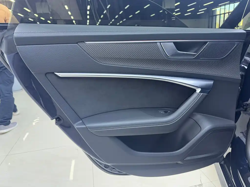 Audi A7 2023 — фото 7
