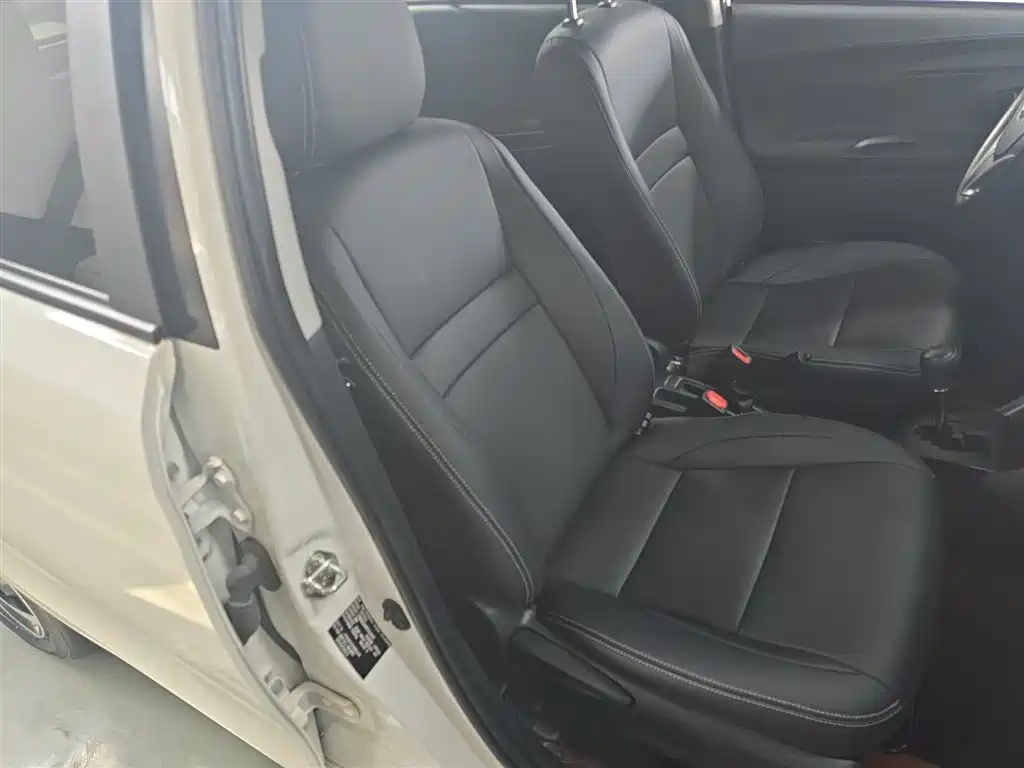Toyota Vios 2023 — фото 25