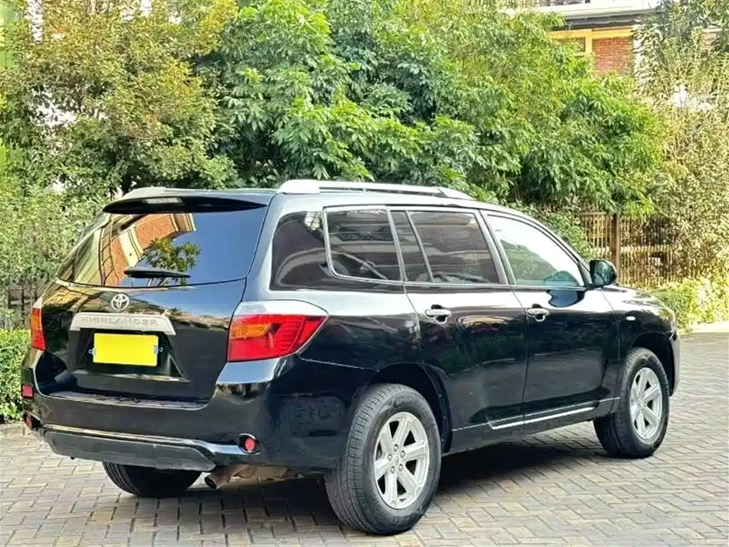 Toyota Highlander 2010 — фото 4