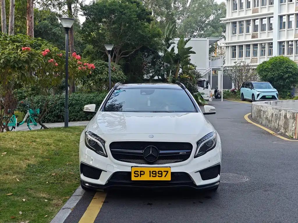 Mercedes-Benz GLA AMG 2017 — фото 2