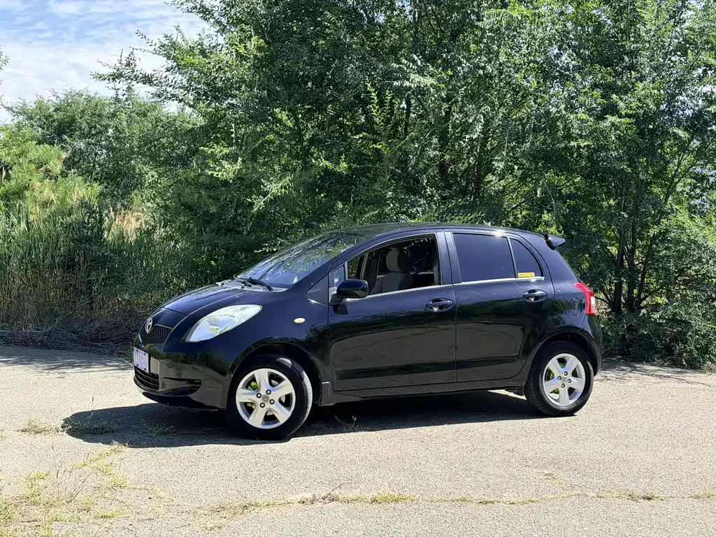 Toyota Yaris L 2008