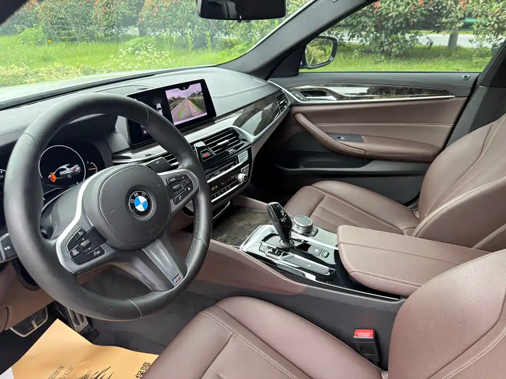 BMW 5 Series 2019 — фото 5