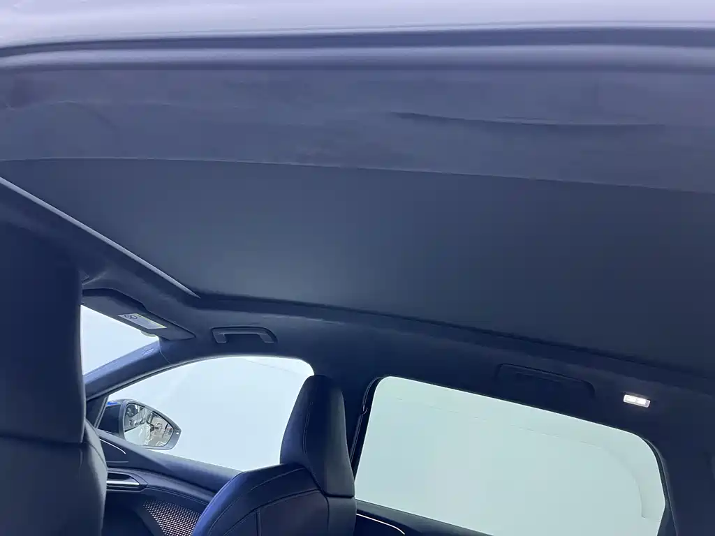 Audi Q6L e-tron 2025 — фото 11